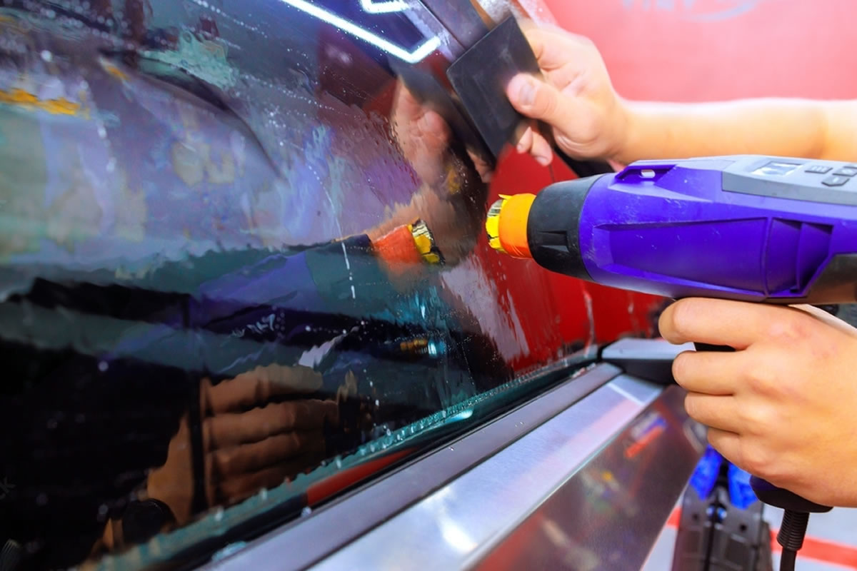 lámina de seguridad en ventana de auto